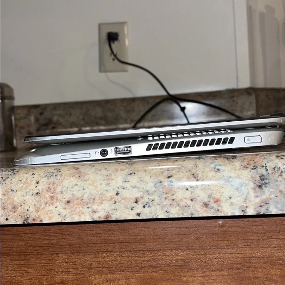 Hp Pavilion x360 2 in 1 laptop/tablet